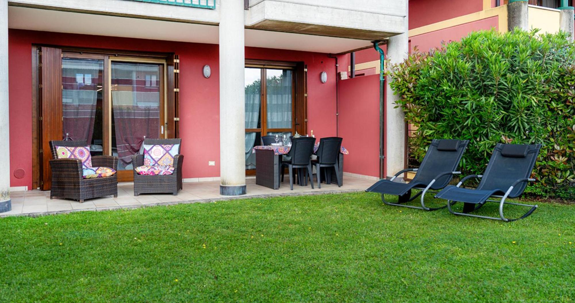 Oleandro Apartment - Featuring A Private Garden And Access To 5 Pools ديسينسانو ديل غاردا المظهر الخارجي الصورة
